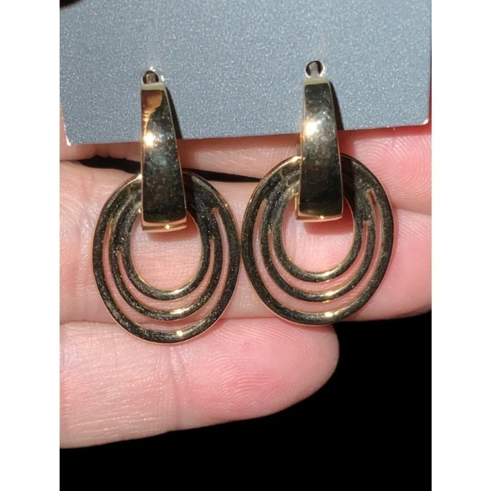 Avon Vintage Gold Dangle Earrings 1.25” In Box